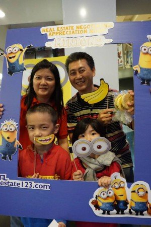 Everybody had fun with our cute Minions-themed photo props