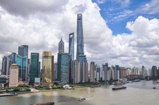 Shanghai Tower standing tall (Photo from SeanSheng)